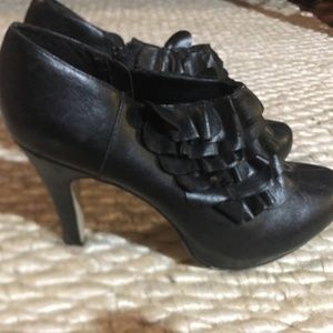 Steven Madden Fringe Booties! Size 10